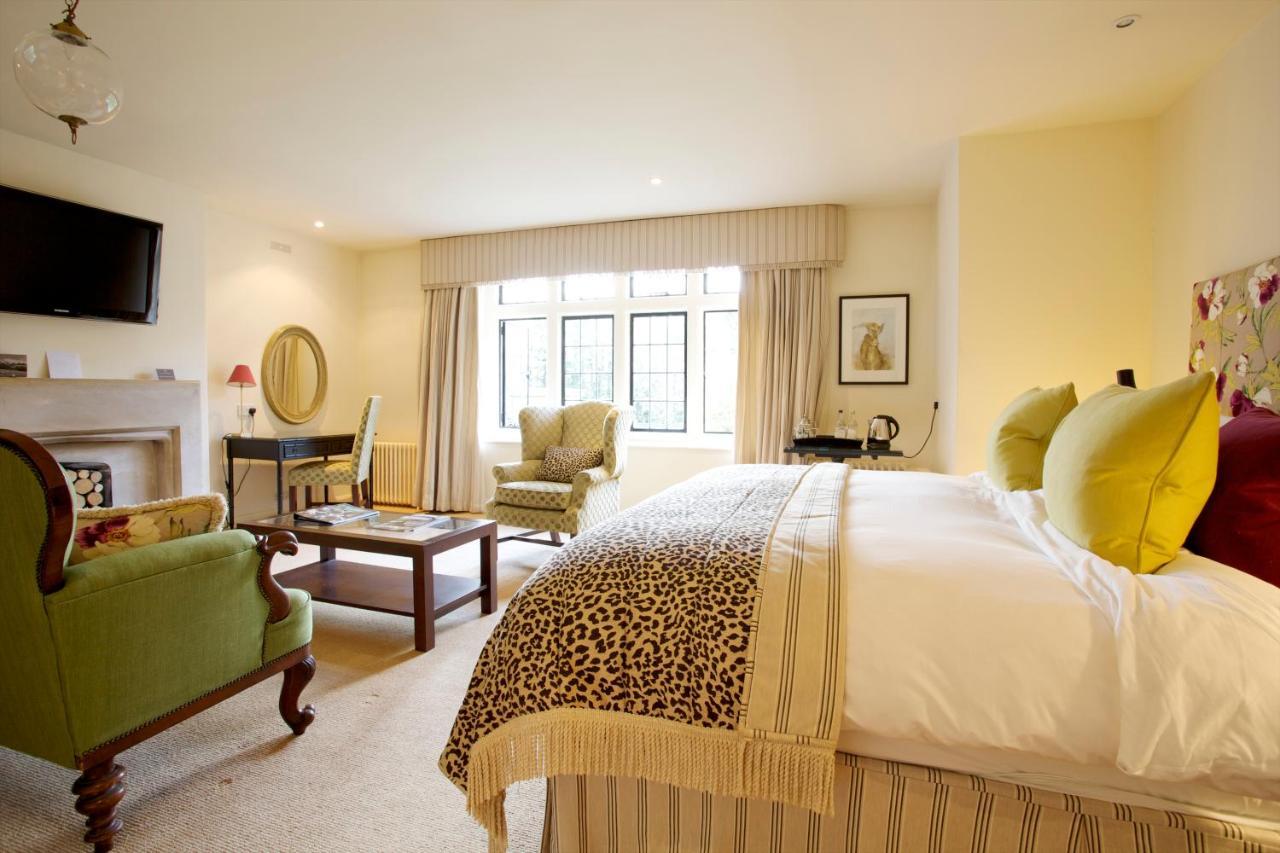 The Hare & Hounds Hotel تيتبري المظهر الخارجي الصورة