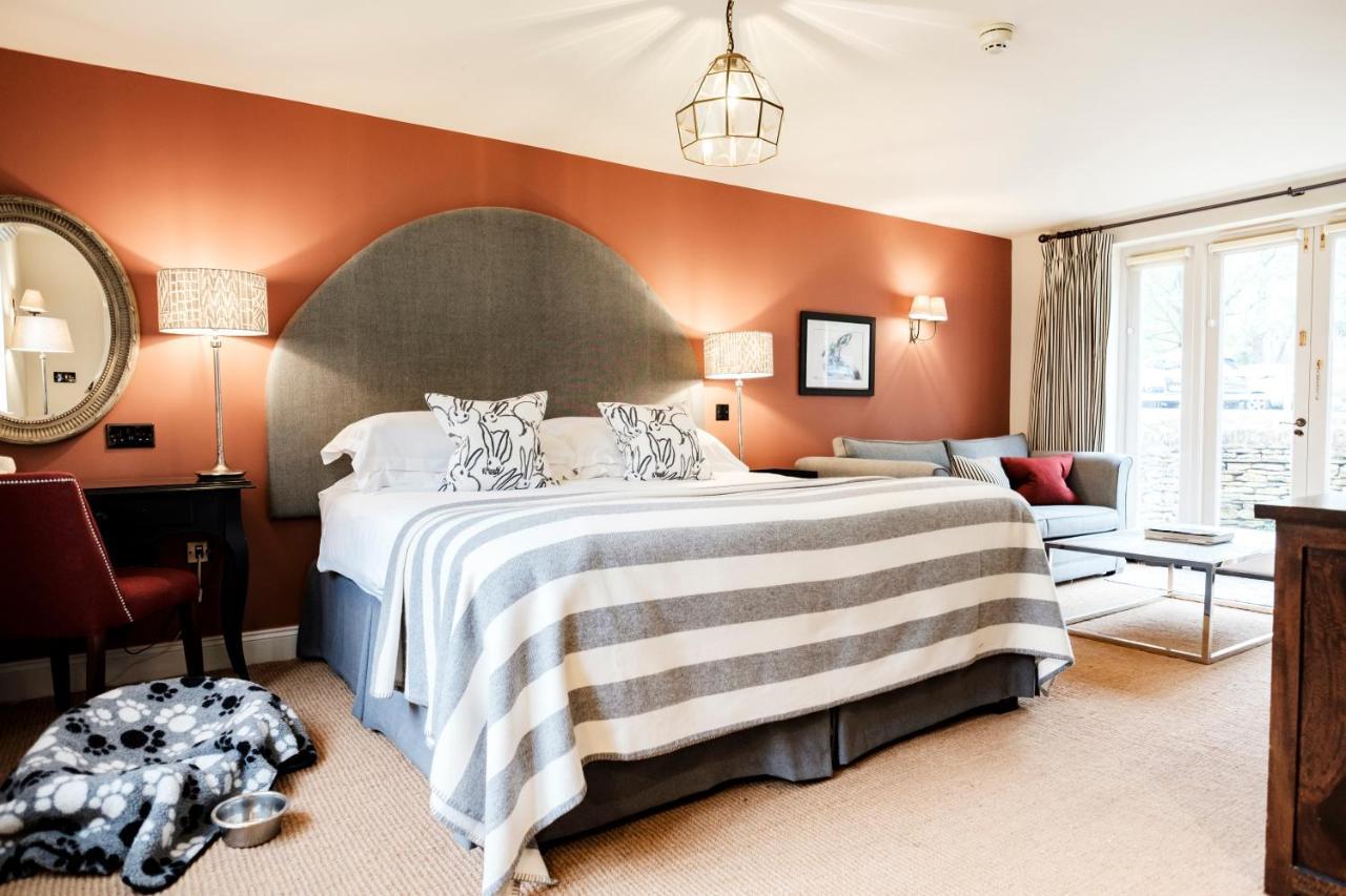 The Hare & Hounds Hotel تيتبري المظهر الخارجي الصورة
