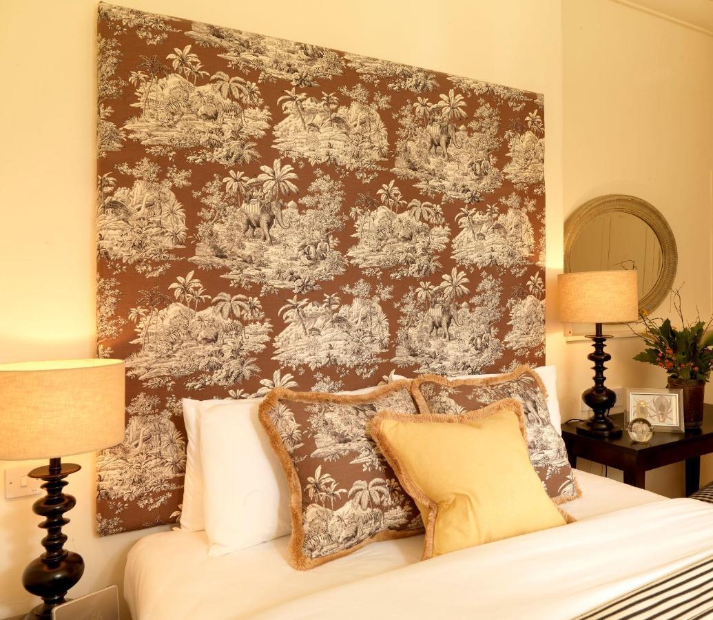 The Hare & Hounds Hotel تيتبري المظهر الخارجي الصورة