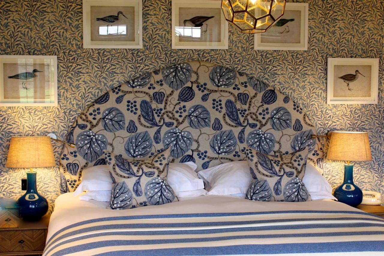 The Hare & Hounds Hotel تيتبري المظهر الخارجي الصورة