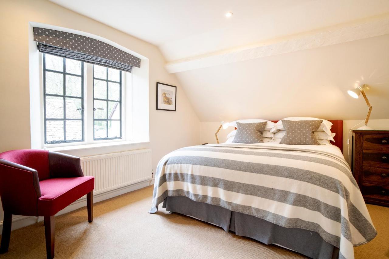 The Hare & Hounds Hotel تيتبري المظهر الخارجي الصورة