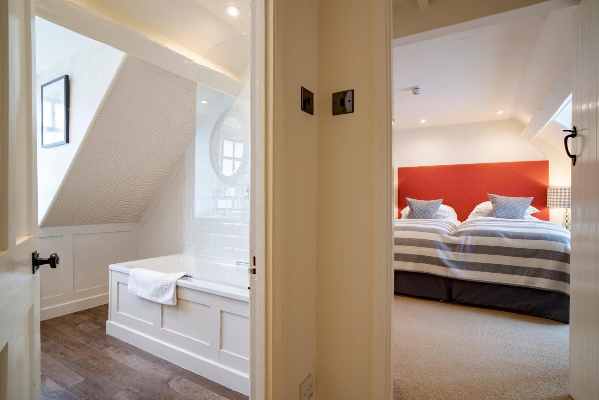 The Hare & Hounds Hotel تيتبري الغرفة الصورة