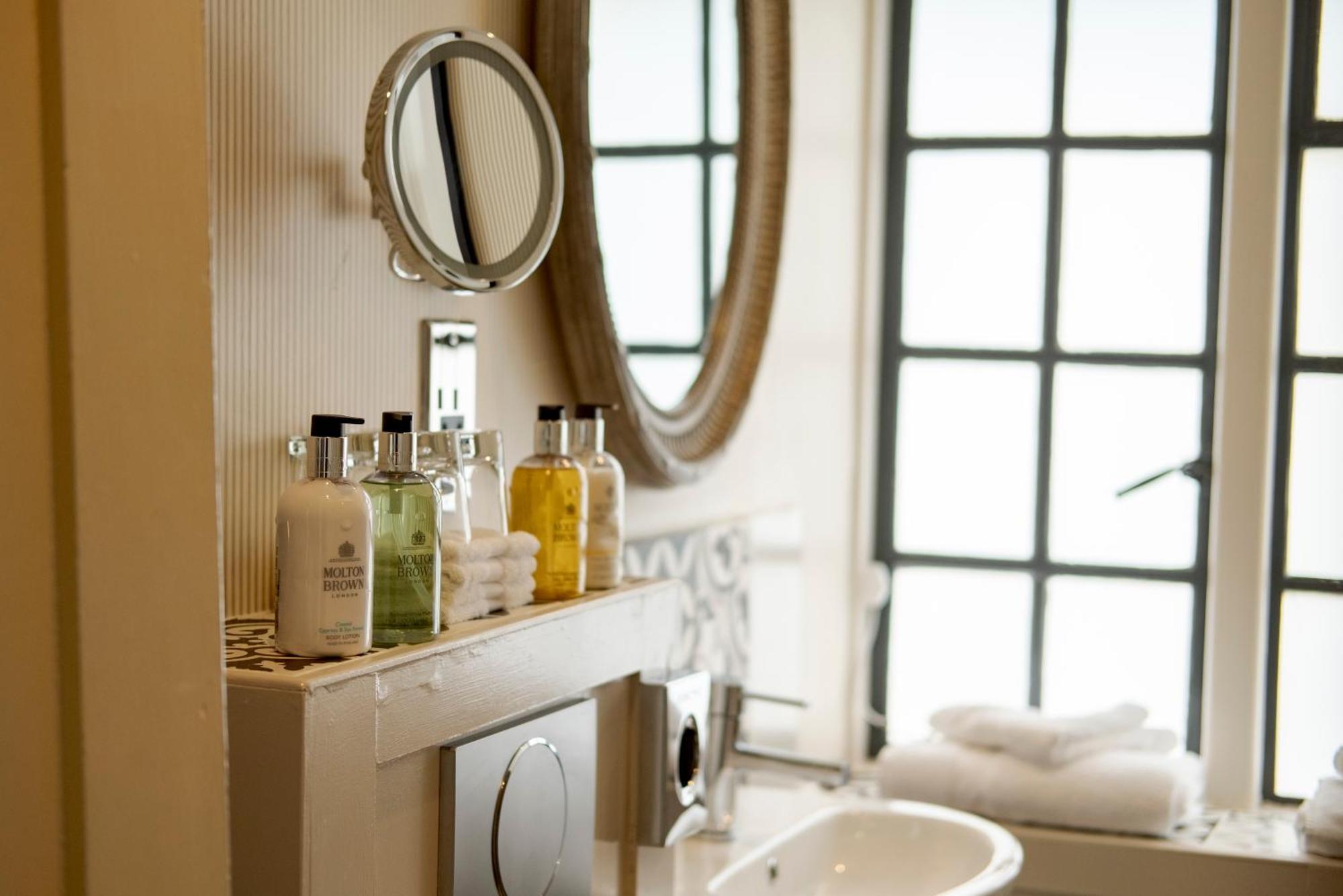 The Hare & Hounds Hotel تيتبري الغرفة الصورة