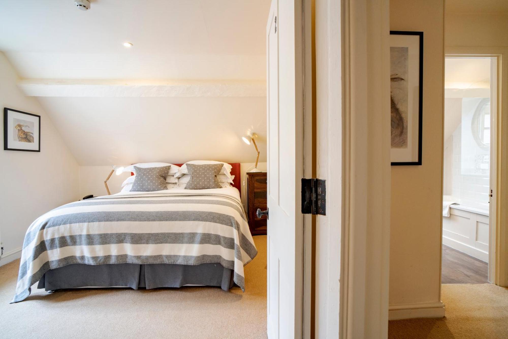 The Hare & Hounds Hotel تيتبري الغرفة الصورة