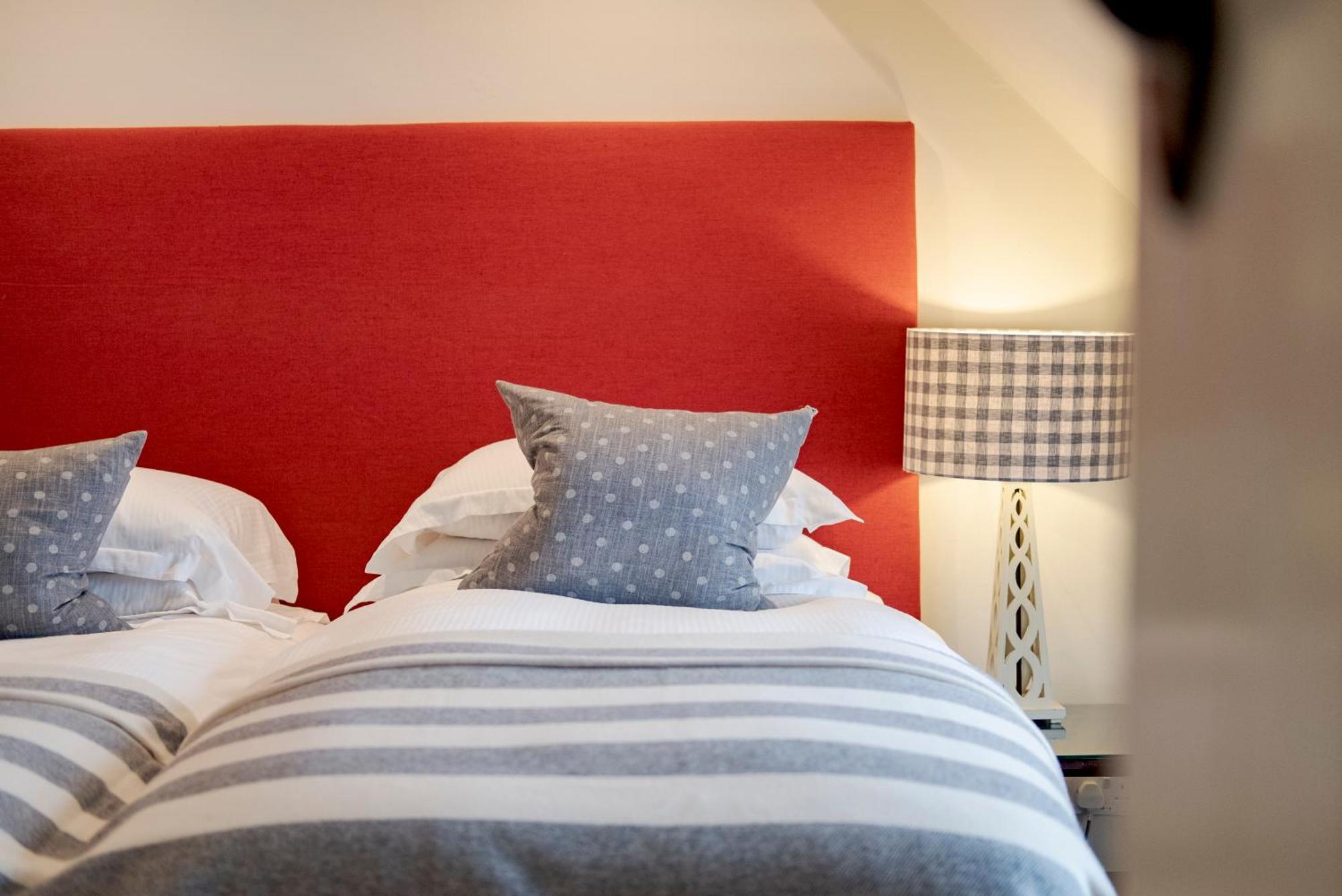 The Hare & Hounds Hotel تيتبري الغرفة الصورة