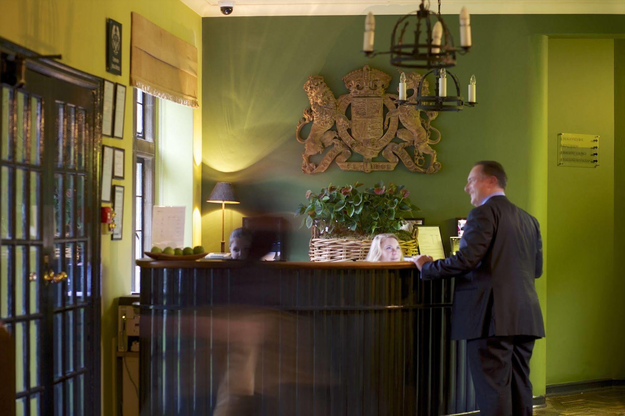 The Hare & Hounds Hotel تيتبري المظهر الخارجي الصورة