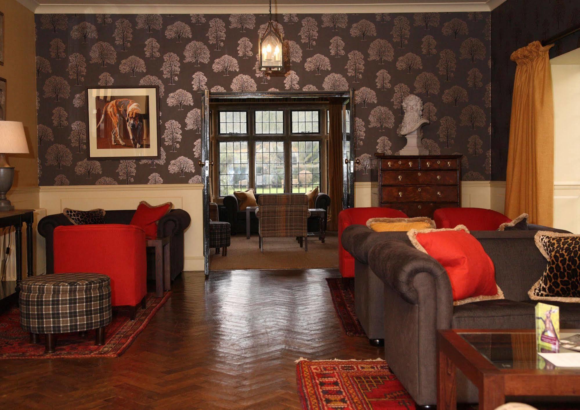 The Hare & Hounds Hotel تيتبري المظهر الخارجي الصورة