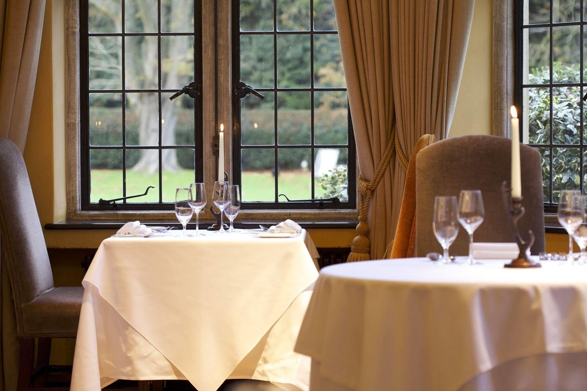The Hare & Hounds Hotel تيتبري المظهر الخارجي الصورة