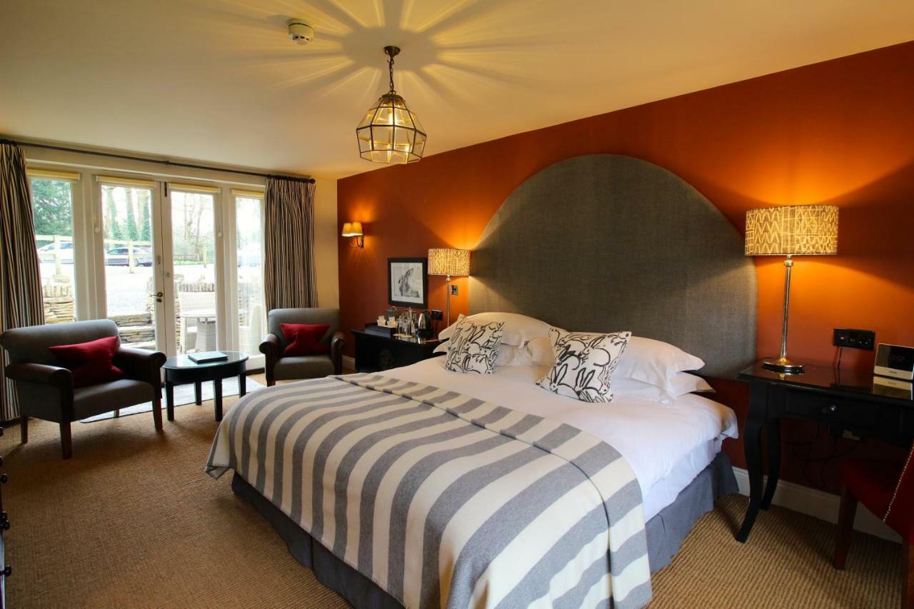 The Hare & Hounds Hotel تيتبري المظهر الخارجي الصورة